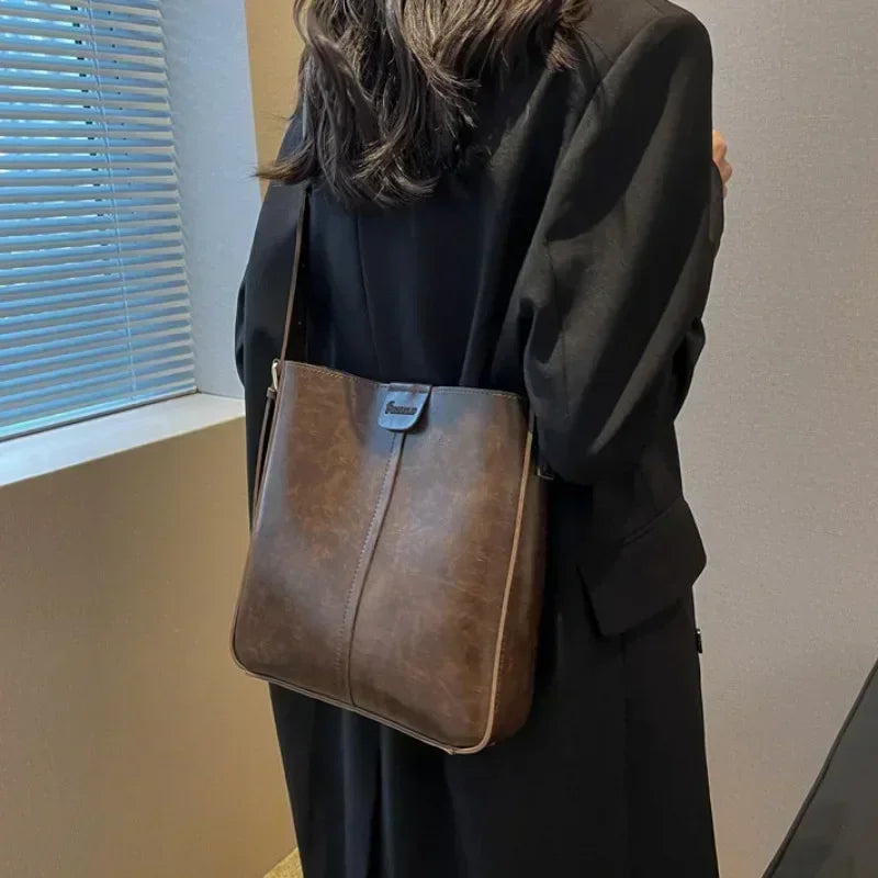 Bonvieve | Shoulder Bag with Small Coin Purse