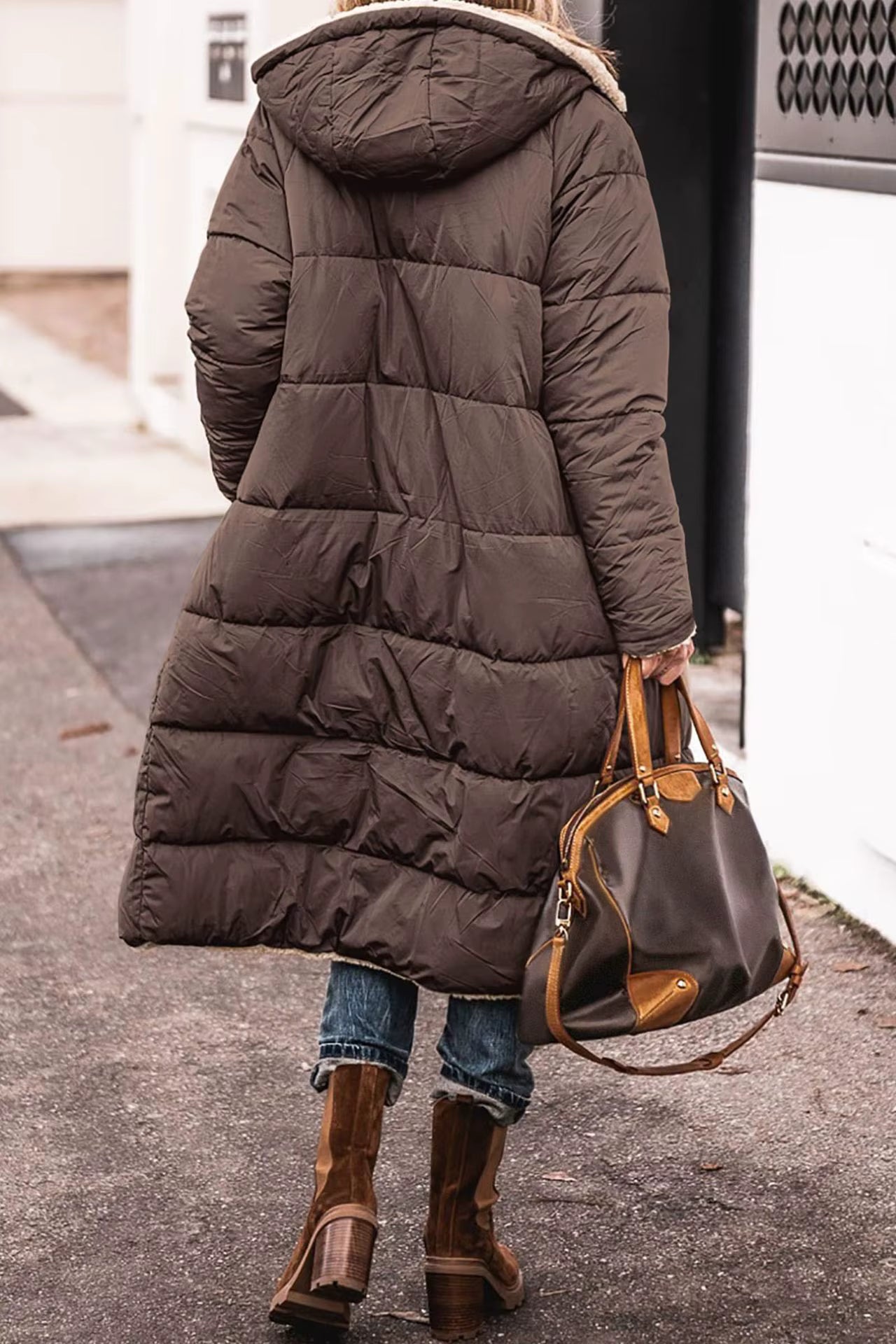 Stylish Reversible Women’s Winter Coat – Long Quilted Puffer Jacket with Hood, Warm and Elegant