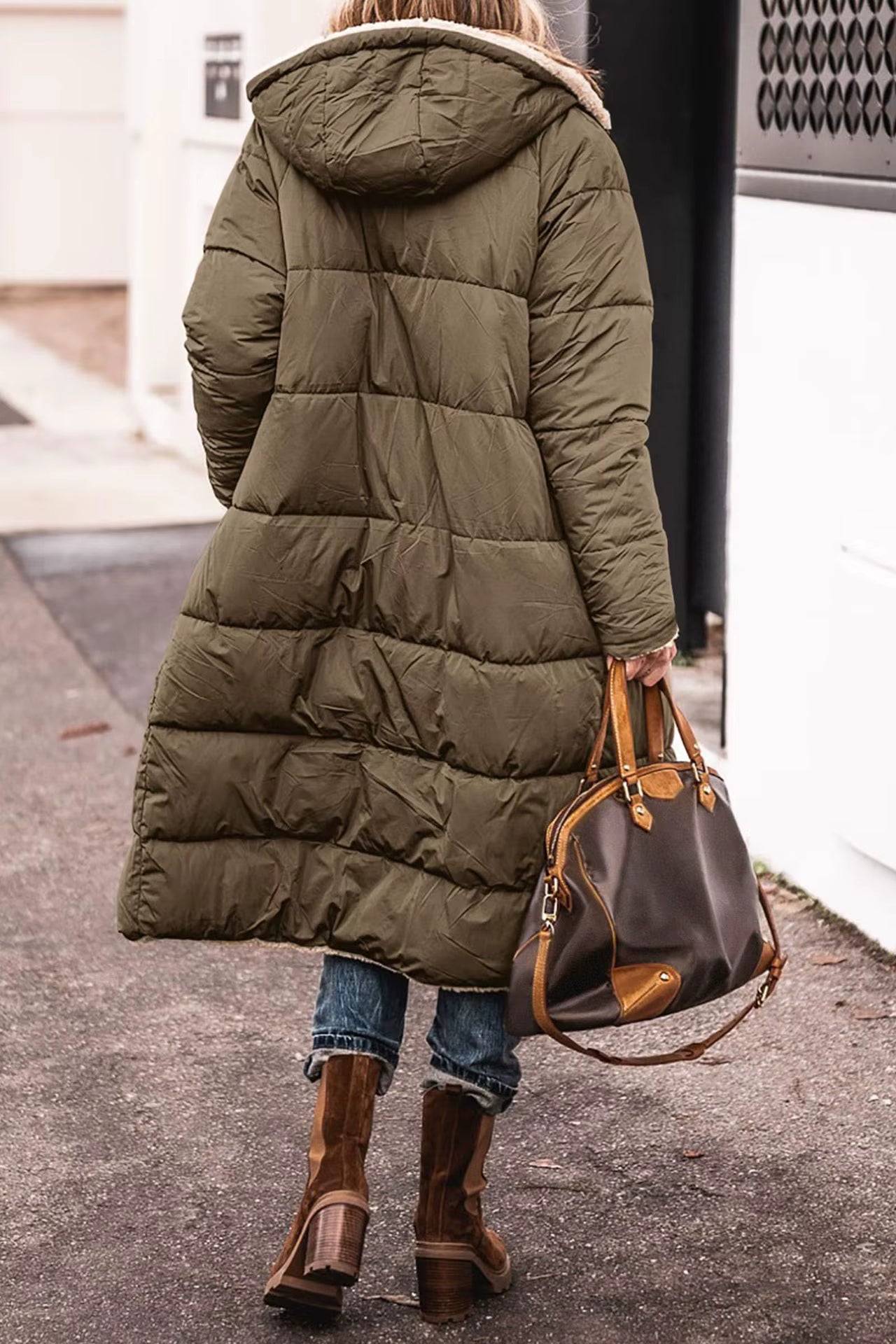 Stylish Reversible Women’s Winter Coat – Long Quilted Puffer Jacket with Hood, Warm and Elegant